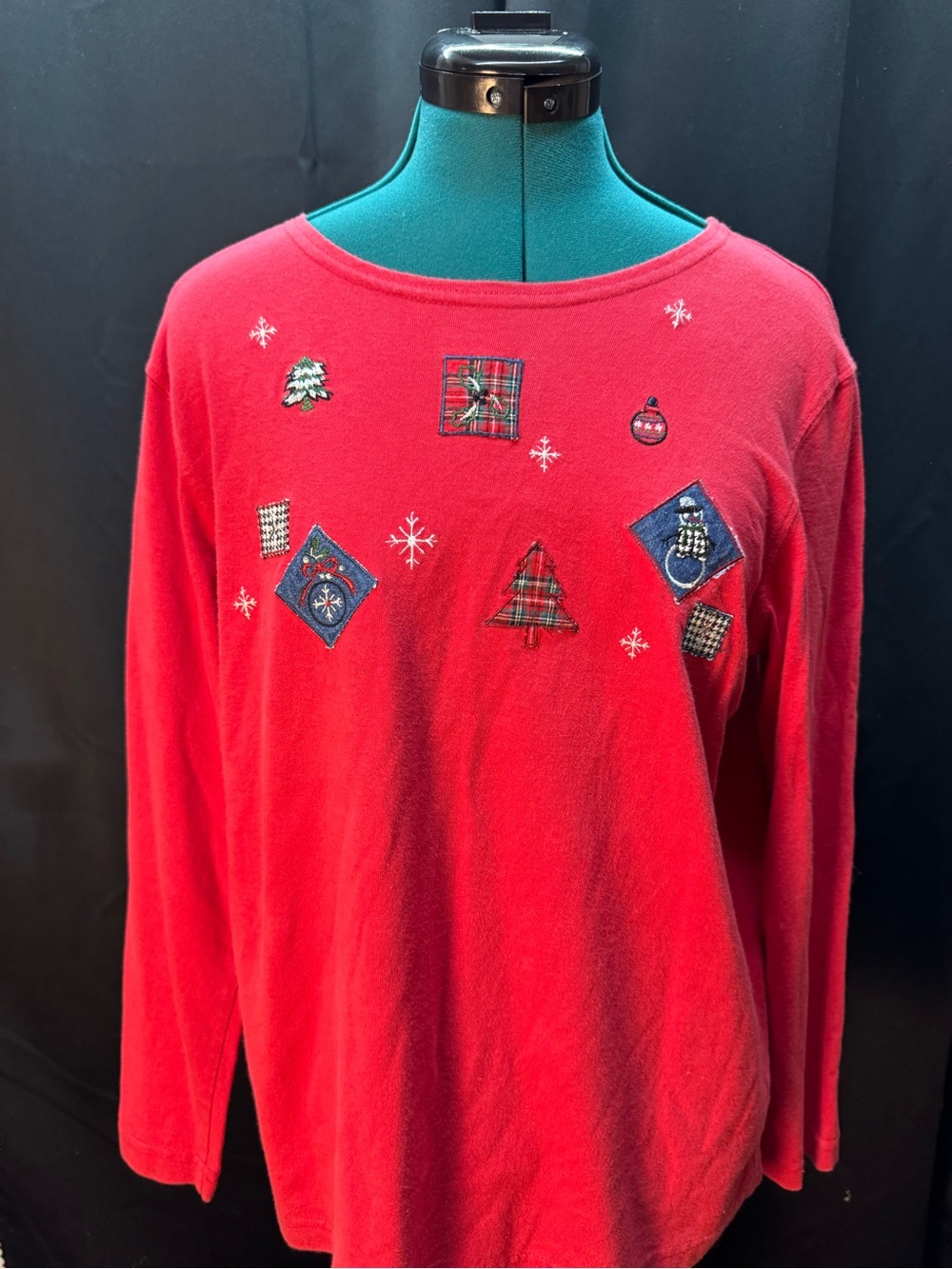 Womens Red Holiday Embroidered Long-Sleeve Top